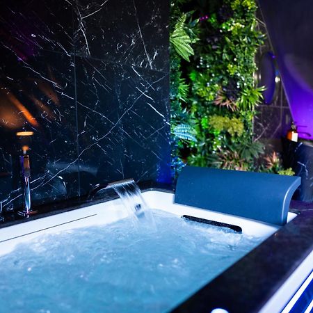 L'Evasion, Romantisme, Volupte & Jacuzzi Saumur Exterior foto